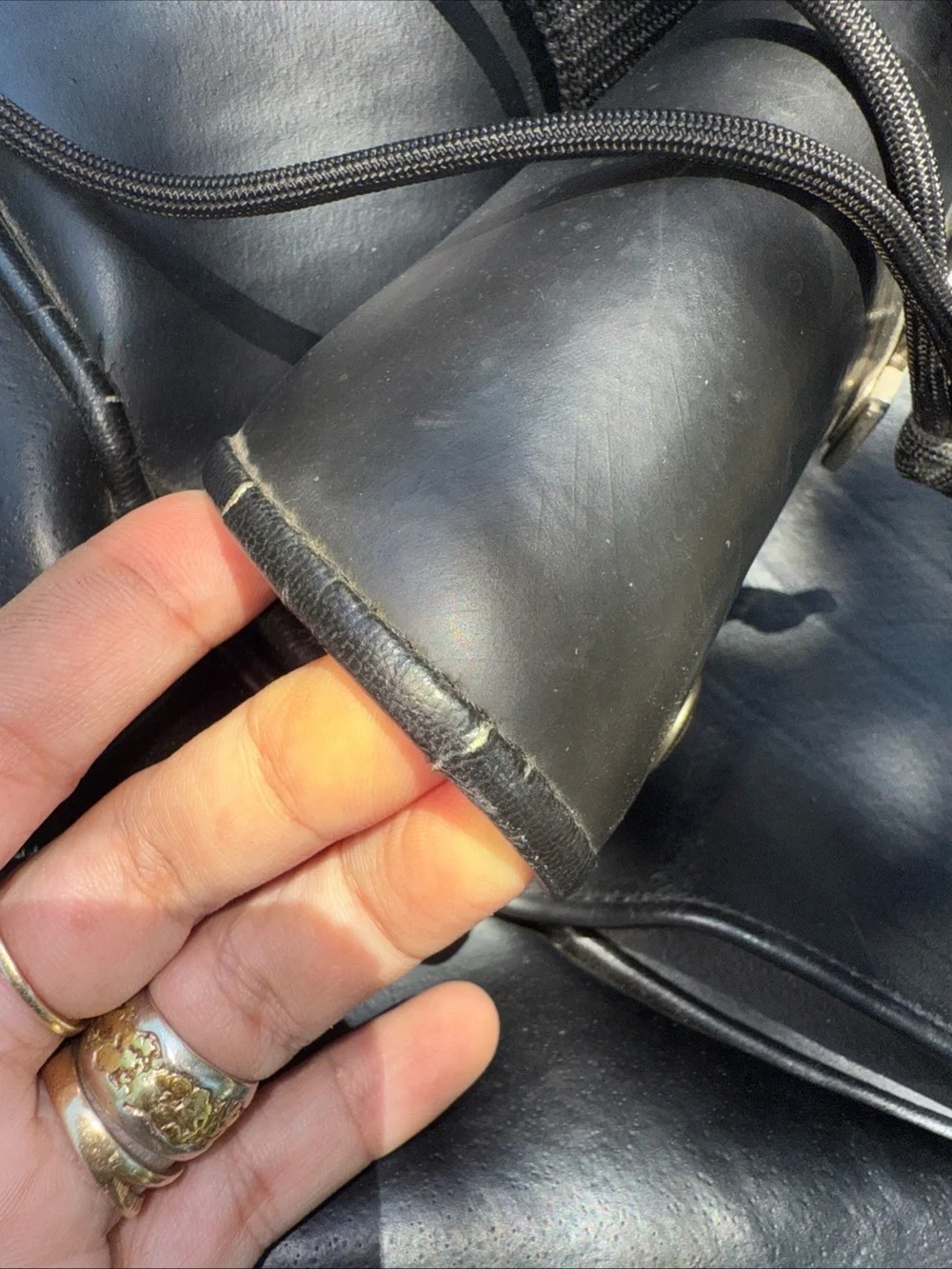 Harley-Davidson Black Leather Men’s Motorcycle Sissy Bar Bag